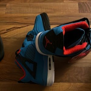 Size 10 Nike. Never worn!